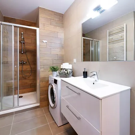 Trevilles Deep Forest * 斯克拉斯卡波伦巴